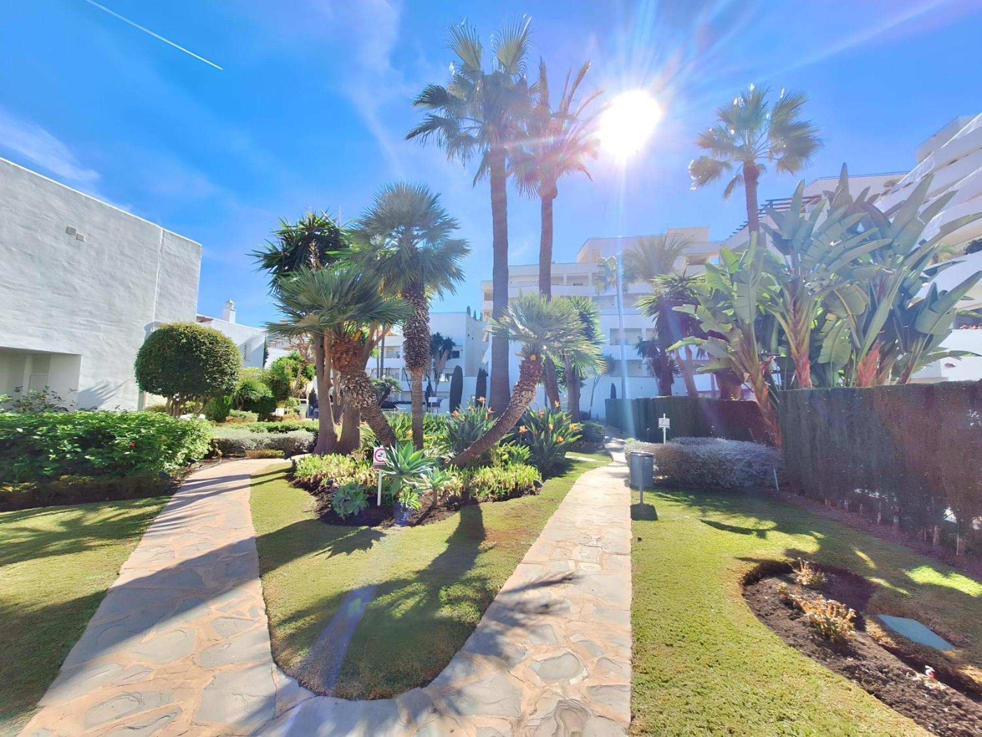 Gorgeous 2Br Apt. W/ Mountain View Puerto Banus Marbella Eksteriør bilde
