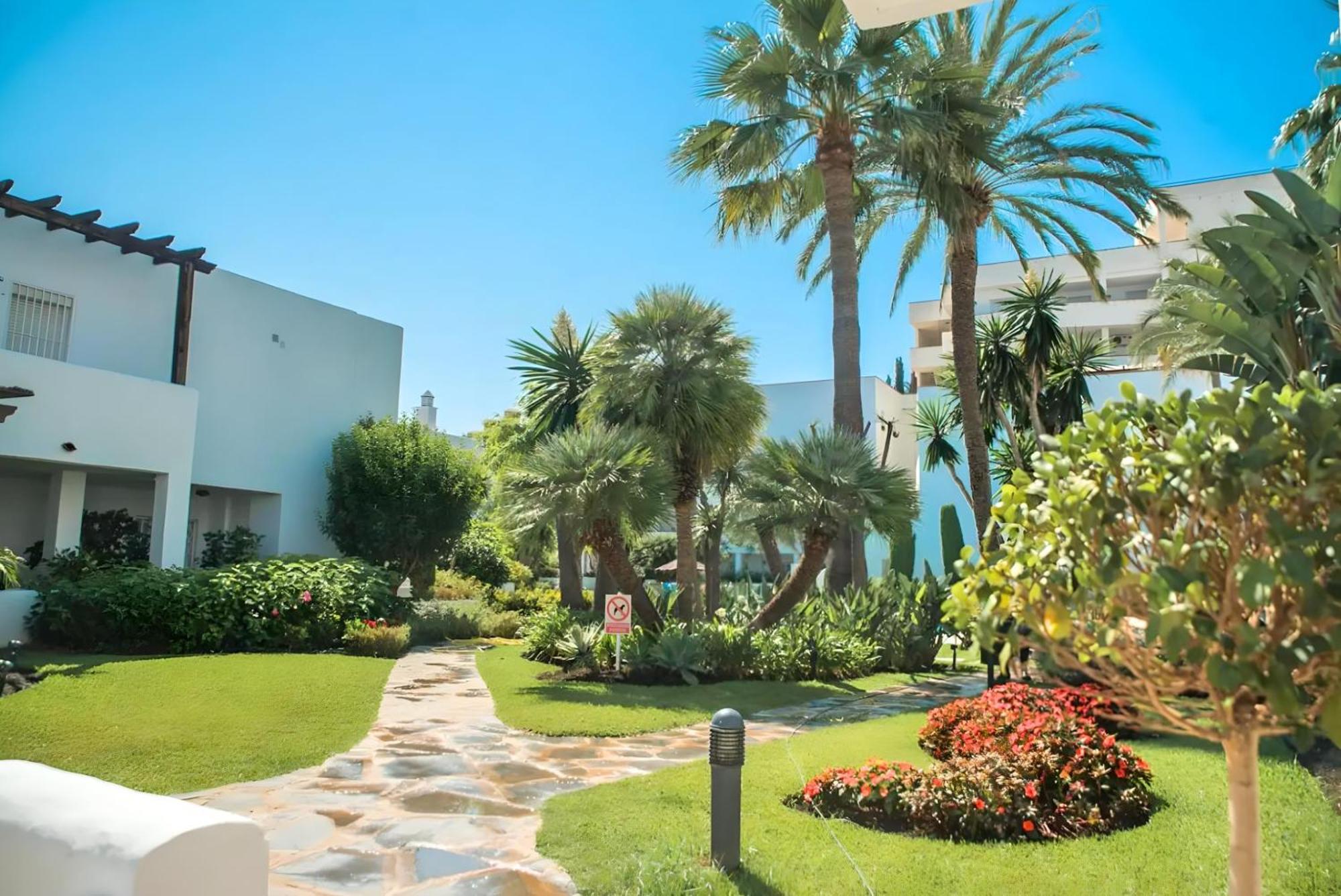 Gorgeous 2Br Apt. W/ Mountain View Puerto Banus Marbella Eksteriør bilde