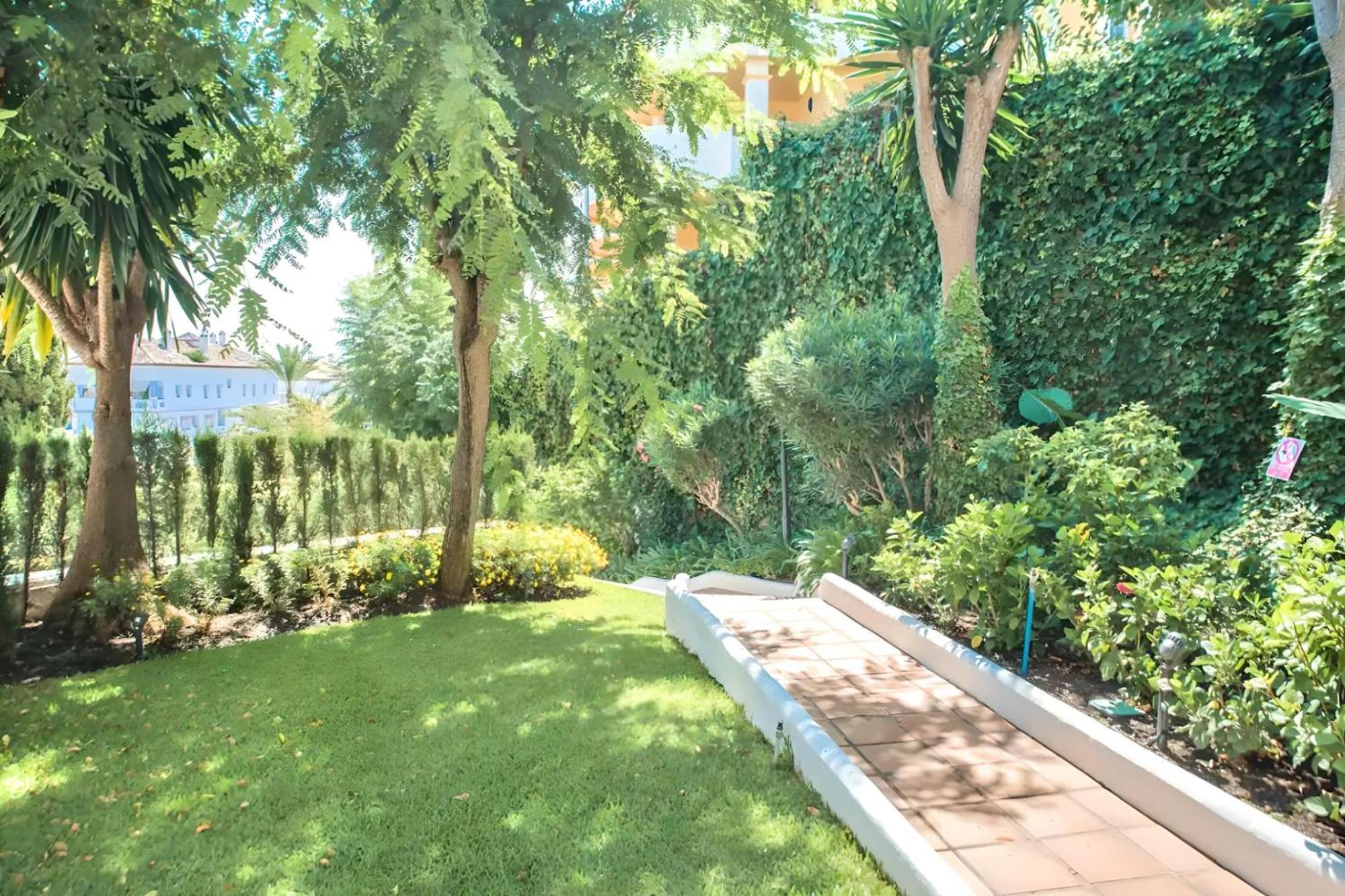 Gorgeous 2Br Apt. W/ Mountain View Puerto Banus Marbella Eksteriør bilde