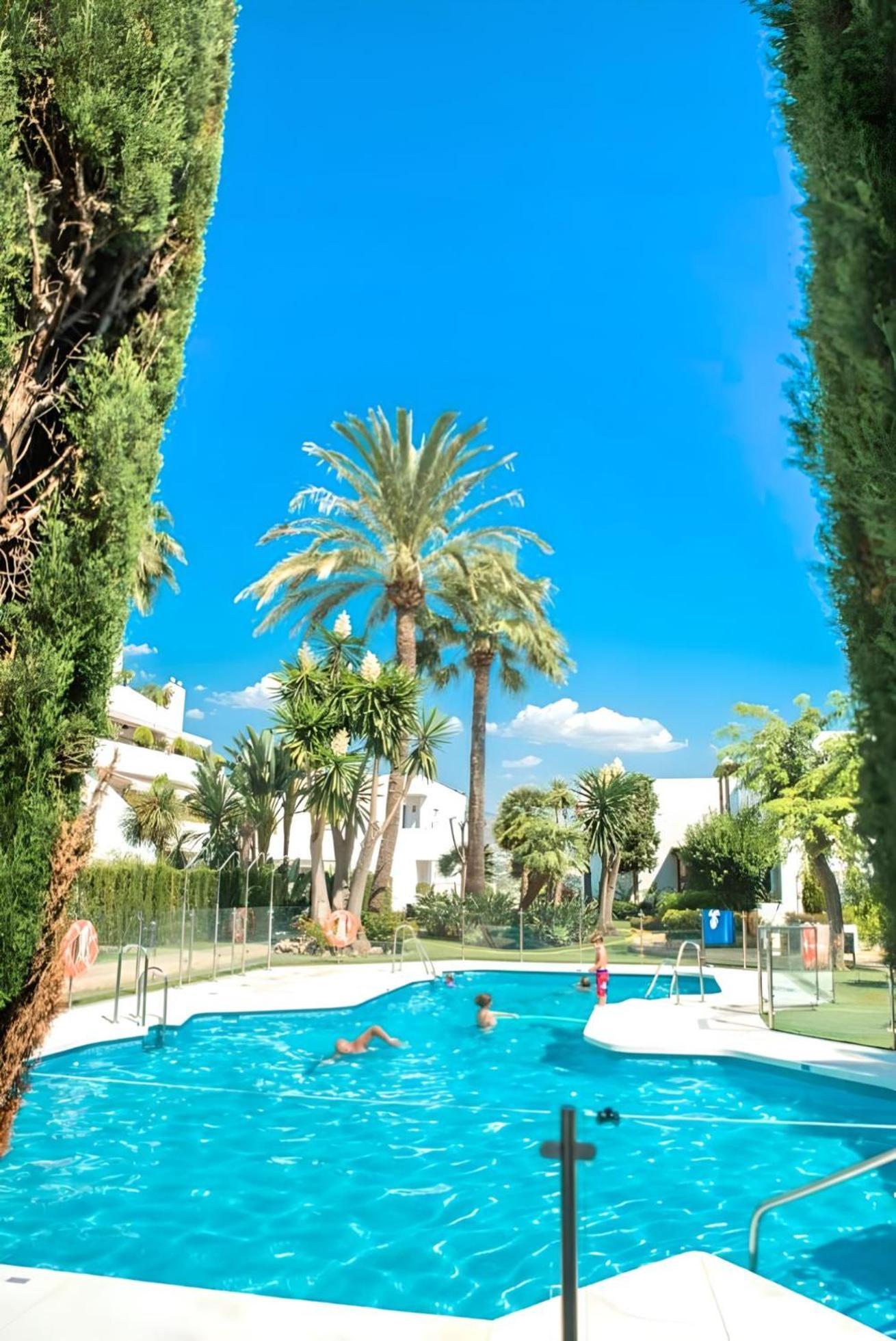 Gorgeous 2Br Apt. W/ Mountain View Puerto Banus Marbella Eksteriør bilde