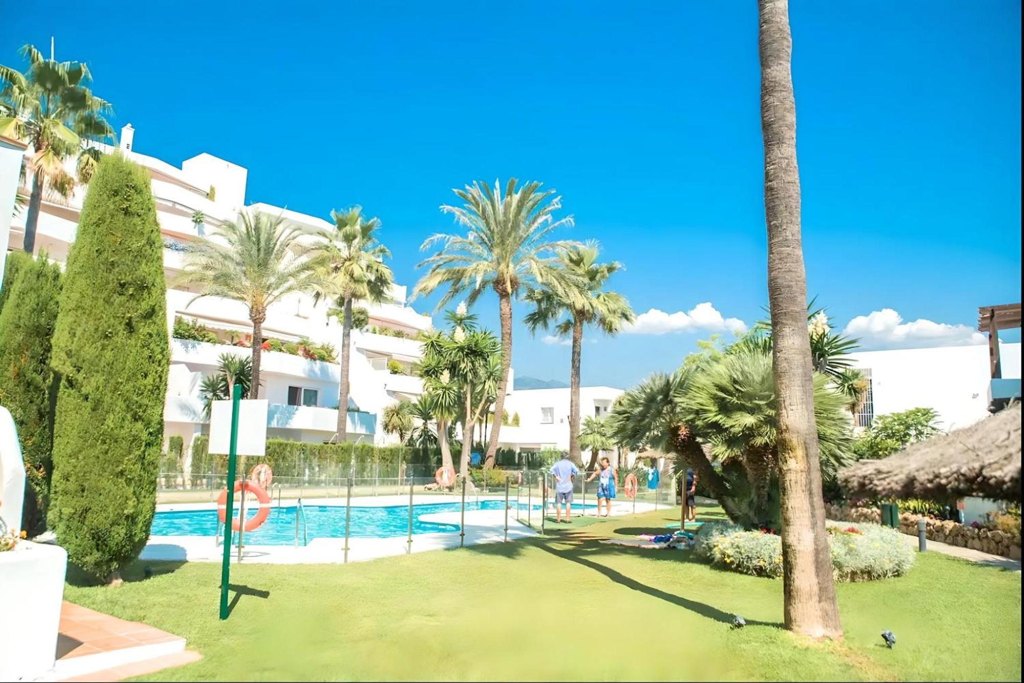 Gorgeous 2Br Apt. W/ Mountain View Puerto Banus Marbella Eksteriør bilde